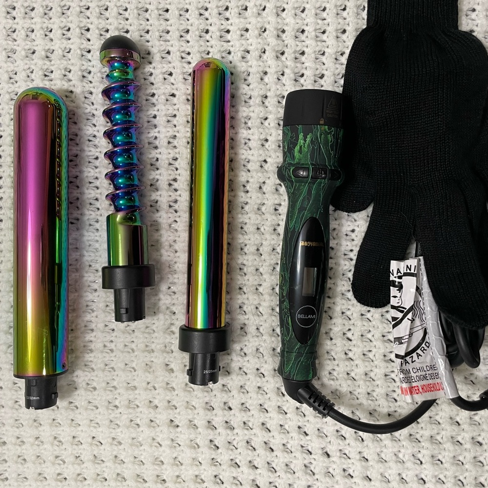 Bellami x Grav3yard Girl curling wand